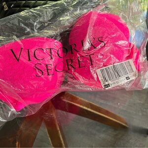 Beautiful Pink bras, new,